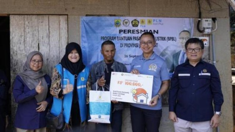 PLN Sambung Listrik Gratis Bantuan Pemerintah ke 952 Keluarga di Cianjur Selatan