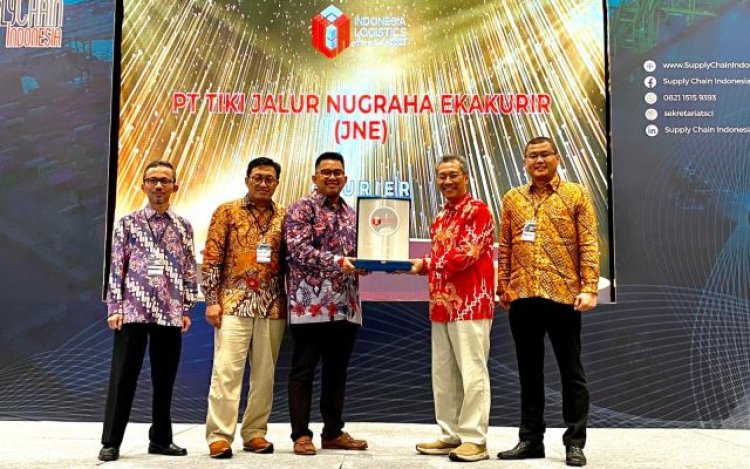 JNE Sabet Penghargaan Courier of the Year Indonesia Logistic Awards 2023