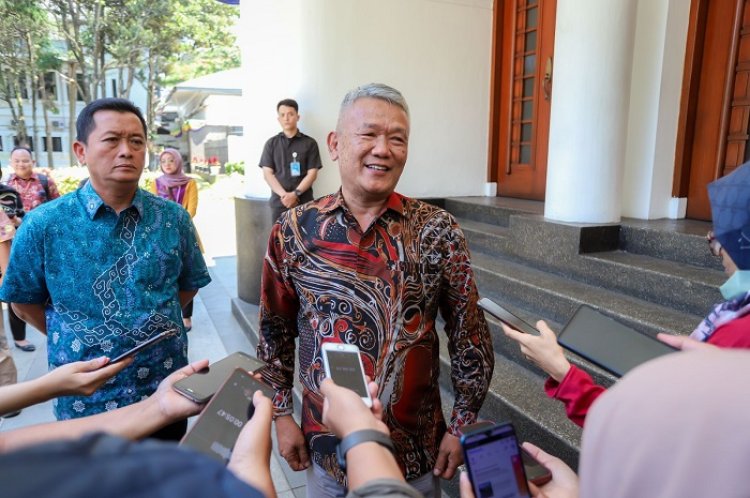 Pj Wali Kota Bandung Ajak Warga Jaga Fasilitas Umum