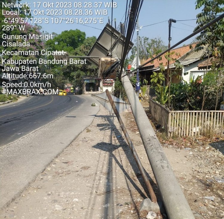 Sebuah Tiang PJU di Jalan Bandung-Cianjur Ambruk, Dishub KBB Ungkap Penyebabnya 