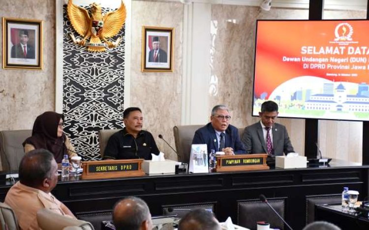 Terima Kunjungan Kerja, Sekretariat DPRD Jabar dan Dewan Undangan Negeri Sabah Malaysia Silih Tukar Informasi
