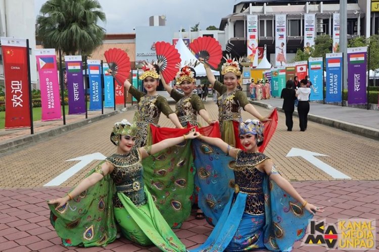 Lingkung Seni Sunda Unpad Raih Apresiasi di Festival Budaya Internasional