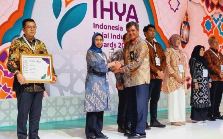 Komitmen Hasilkan Produk Halal, Bio Farma Raih Best Corporate Achievement on Halal Innovation