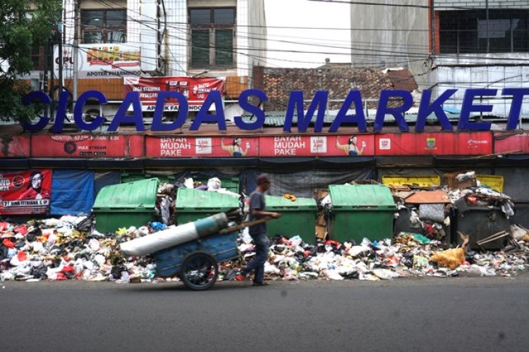 FOTO: Status Darurat Sampah di Bandung Raya Berlanjut