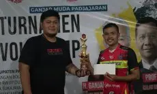 Ratusan Warga Ramaikan Turnamen Voli Ganjar Padjajaran di Pangandaran
