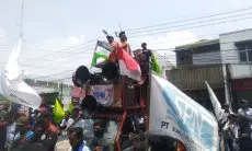 Dewan Pengupahan Tak Kunjung Bekerja, Ratusan Buruh Sambangi Gedung DPRD KBB