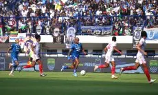 Diimbangi Arema FC, Rezaldi Hehanussa Pastikan Tak Terbebani Dengan Kehadiran Banyak Bobotoh Persib di GBLA