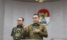 KPK Geledah Rumah Ketua Komisi IV DPR RI Sudin