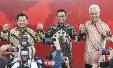 Apik Banget... Pasangan Capres-Cawapres Adu Pantun Setelah Usai Terima Nomor Urut