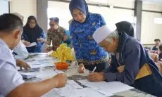 Pemkot Bandung dan Baznas Salurkan Santunan Tahap III Kepada Yatim dan Lansia 