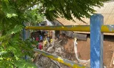 Tinjau Lokasi Bencana Kirmir Longsor, Pj Wali Kota Bandung Beri Santunan