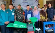Universitas Nurtanio Bantu Warga Gadobangkong Lewat PKM Daur Ulang Sampah Plastik