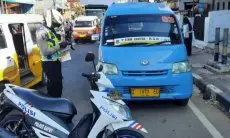 Polisi Tertibkan Terminal Bayangan di Garut