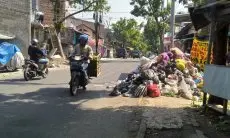 Tumpukan Sampah di Kabupaten Bandung Tetap Menggunung Meski Piala Dunia U-17 Berlangsung