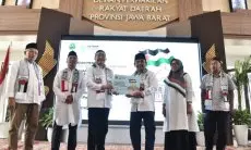 Sekretariat DPRD Jabar Serahkan Donasi untuk Palestina