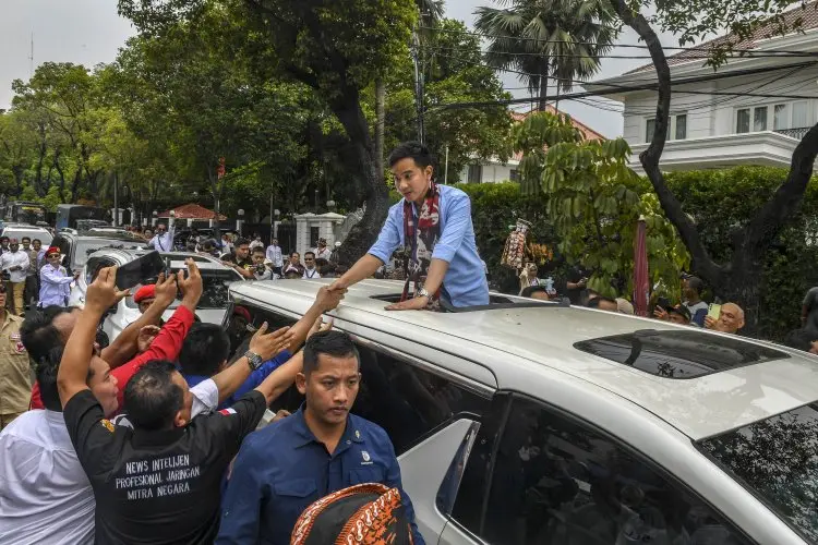 Gibran Punya Hak Poliik, Batal Masuk Golkar?
