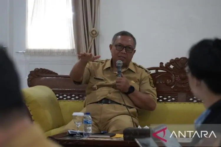 Menyedihkan, Para Siswa SDN Bantargebang Sukabumi Sekolah Pakai Tenda