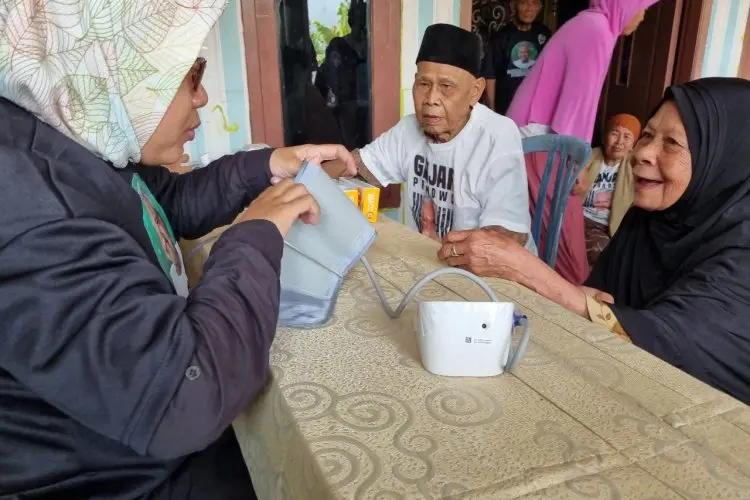 Warga Bogor Rasakan Manfaat Layanan Pengecekan Kesehatan Gratis dari Kowarteg dukung Ganjar