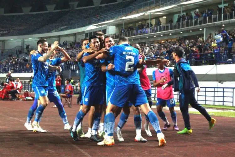 Ezra Walian: Aku Bermain untuk Persib Aku Bangga Sekali!