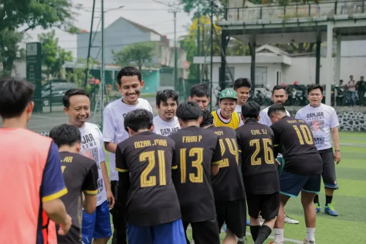 Ganjar Muda Padjajaran Bangkitkan Semangat Olahraga Pemuda Sukabumi lewat Turnamen Mini Soccer