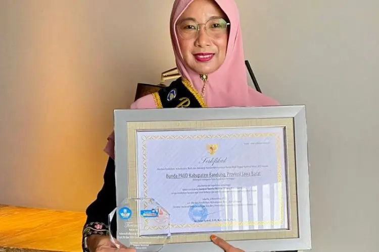 Keren! Bunda Bedas Emma Dety Raih Apresiasi Bunda PAUD Tingkat Nasional