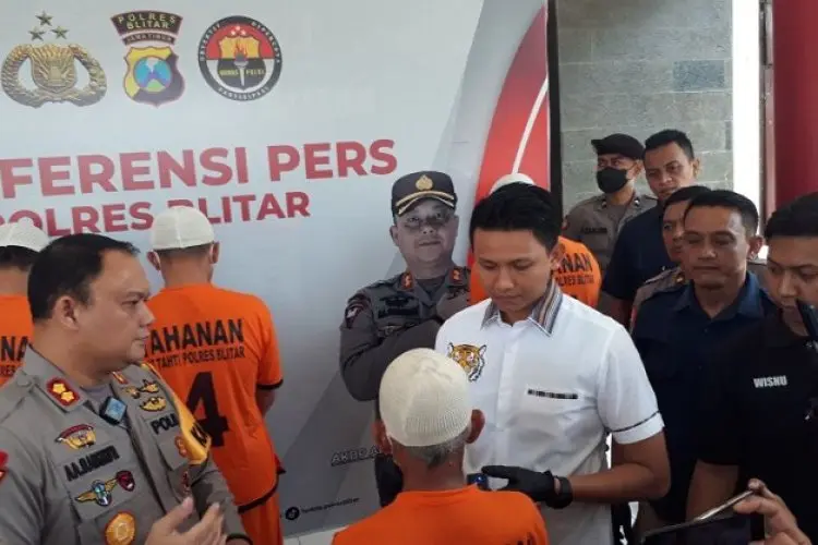 SADIS! Setelah Habisi Nyawa Istri, Kakek Blitar Buang Jasadnya ke Sungai