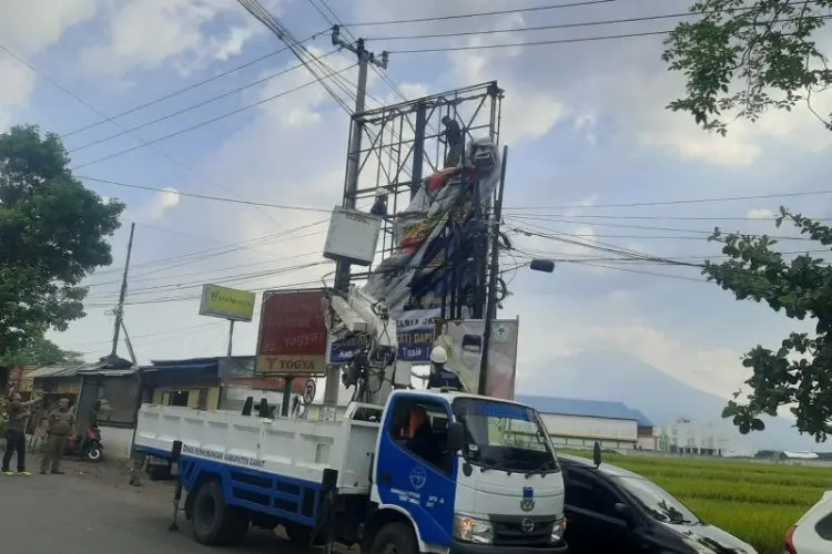 Bawaslu Garut Temukan APS Caleg Langgar Aturan