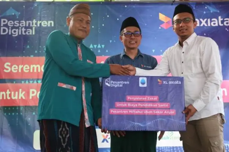 XL Axiata Ajarkan Solusi IoT Untuk Budidaya Maggot di Pesantren