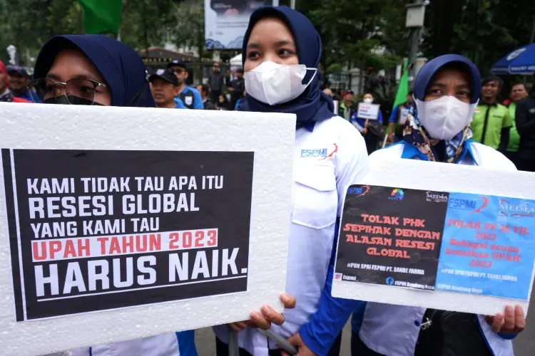 Ribuan Buruh Gelar Aksi, Tolak PP 51 Tahun 2023 Tentang Penetapan Upah
