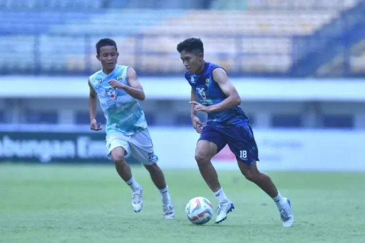Meski Sudah Diumumkan Dipinjamkan, Ferdiansyah dan Adzikry Masih Perkuat Persib di Piala Presiden 2025