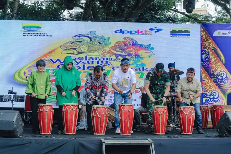 Kota Bandung Sosialisasikan Pencegahan Stunting Lewat Gelaran Wayang Golek