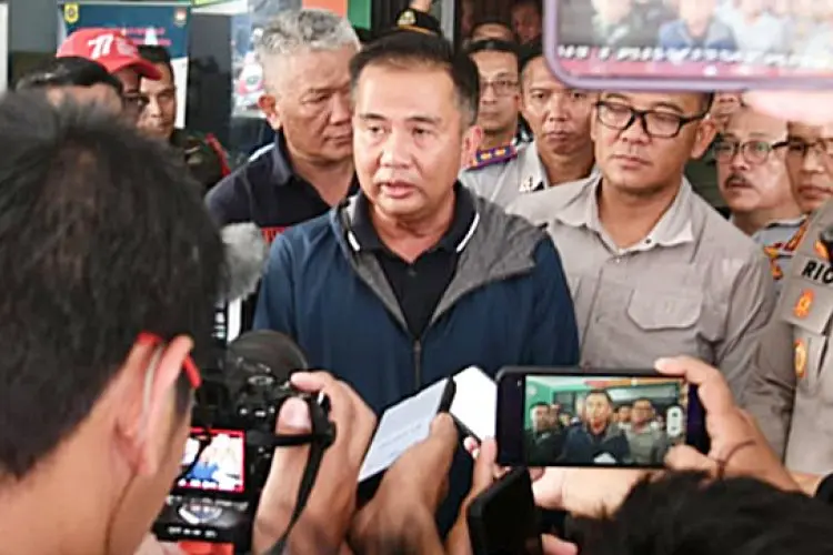 Kunjungi Parungpanjang, Bey Machmudin Coba Benahi Sengkarut Truk Tambang