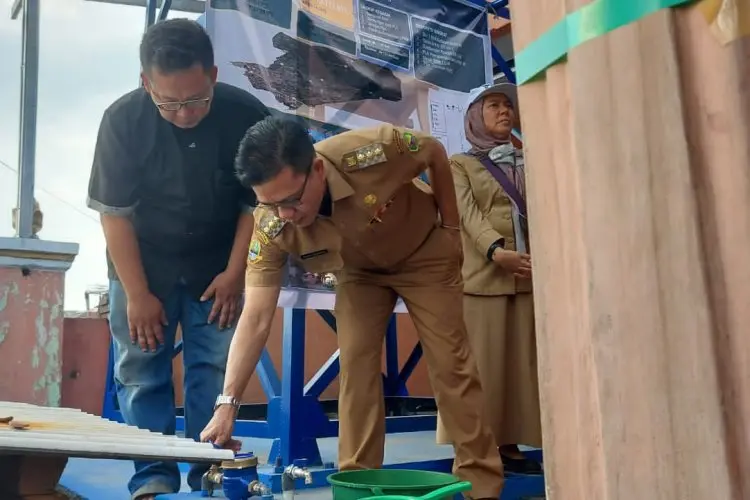 Bupati Bandung Resmikan SPAM untuk 35 Sambungan  di Desa Nagrog