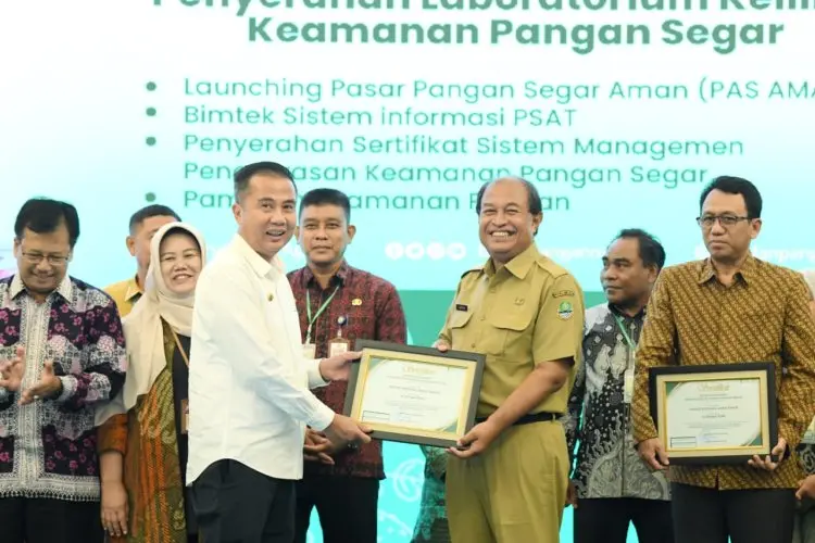 Jabar Terima Mobil Laboratorium Keliling dari Bapanas