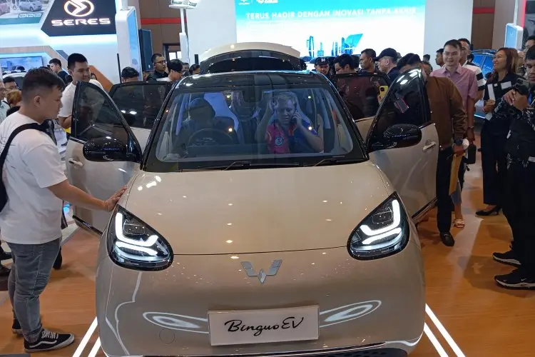 Wuling Binguo EV Mejeng di GIIAS Bandung 2023