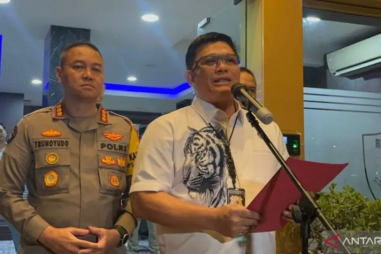 Firli Bahuri Ditetapkan Tersangka, Polisi Sita Barang Bukti dari 21 Ponsel, 17 Akun Email Hingga Gantungan Kunci Logo KPK
