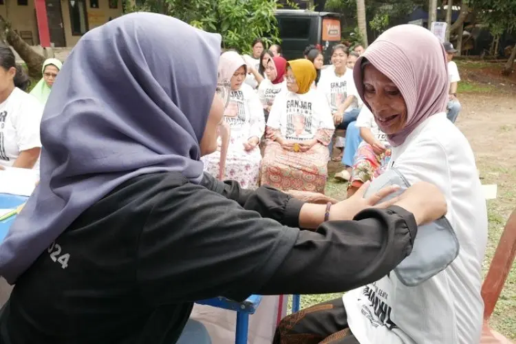 Kowarteg Ganjar Hadirkan Keceriaan di Kalangan Mak-Mak Bogor dengan Cek Kesehatan Gratis