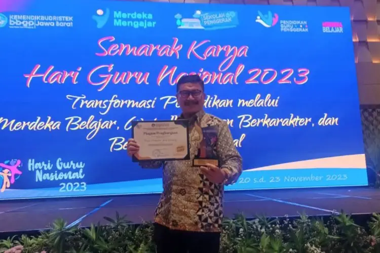 Kota Bandung Raih Penghargaan Terbaik Platform Merdeka Mengajar 