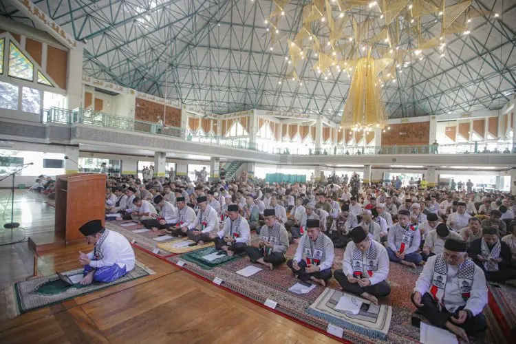 Ribuan Warga Kota Bandung Gelar Istighosah dan Salat Ghaib untuk Palestina 