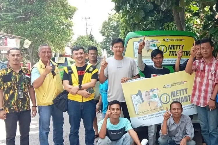 Caleg Golkar, Mulai Bergerak Kampanye Di Hari Pertama