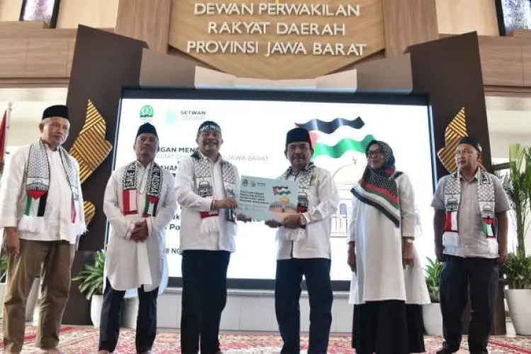 Sekretariat DPRD Jabar Serahkan Donasi untuk Palestina
