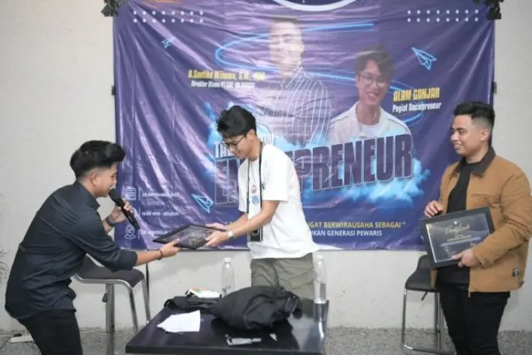 Alam Ganjar Berbagi Pengalaman Memulai Usaha Bersama HIPMI Perguruan Tinggi se Kota Bandung