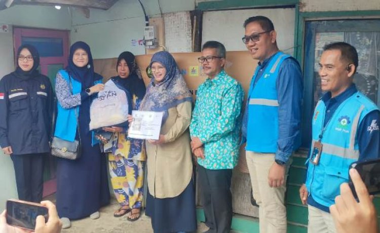 Lebih dari Seribu Rumah Tangga di Kabupaten Bandung Terima Bantuan Pasang Listrik Gratis dari Kementerian ESDM