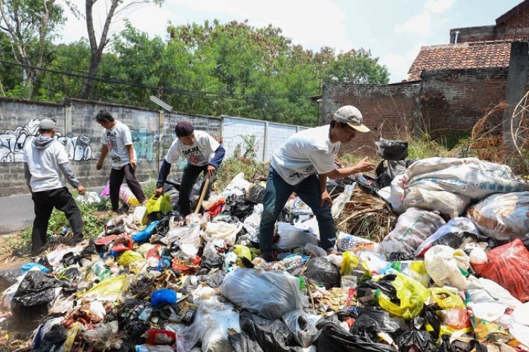 Darurat Sampah, PMN Ganjar Bangun Tempat Penampungan Sementara di Bandung