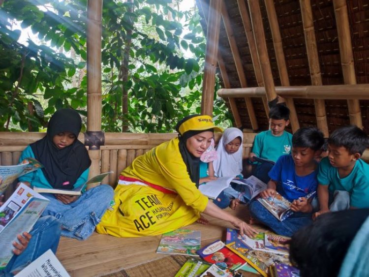 Bermalam di Kampung Adat Legok Kiara Ciwidey, Ketua IIPG Jabar Bakar Semangati Murid Sekolah Alam Bagea Baca Banyak Buku