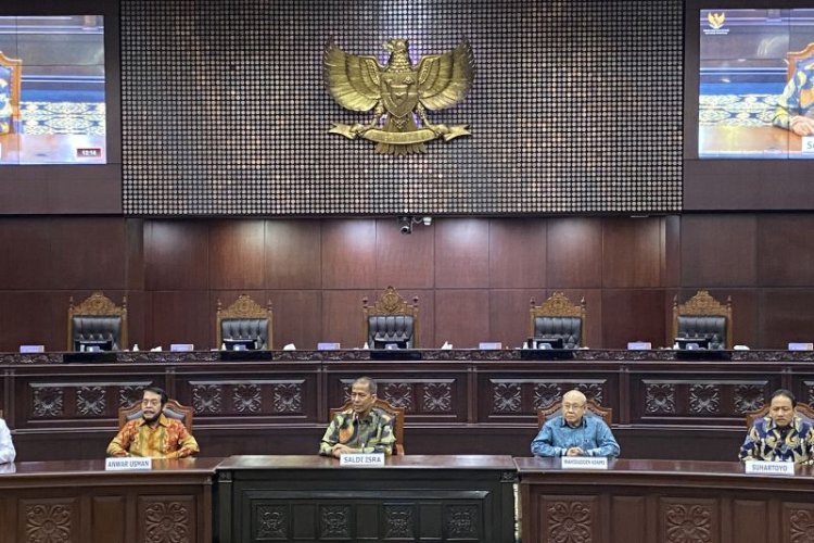 Anwar Usman Digantikan Suhartoyo Pegang Jabatan Ketua MK