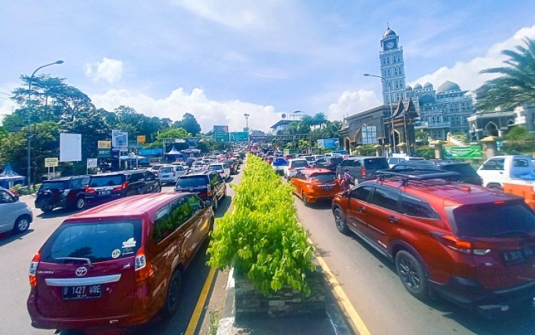 Jelang Libur Nataru 2024, Satlantas Polres Bogor Pasang Kamera Penghitung Kendaraan di Jalan Raya Puncak