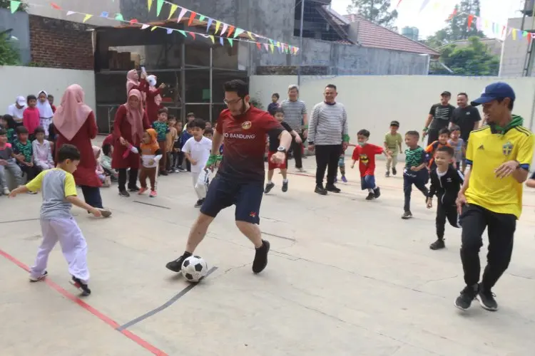 Foto: Peringati Hari Pahlawan, TK Darul Hikam Gelar Sport Day With Daddy