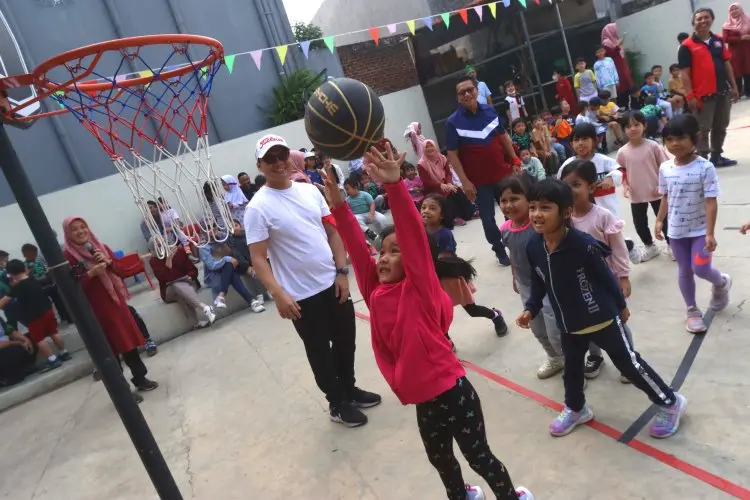 Foto: Peringati Hari Pahlawan, TK Darul Hikam Gelar Sport Day With Daddy