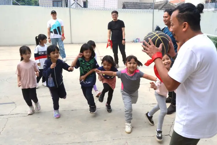 Foto: Peringati Hari Pahlawan, TK Darul Hikam Gelar Sport Day With Daddy